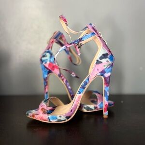 I’m selling these heels for $20-$25 each